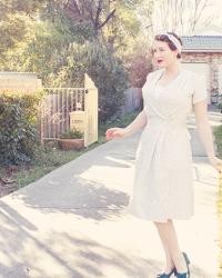 ༺ Stitching Stories: A 'Round the House Wrap Dress ༻
