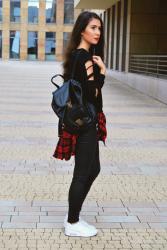 SPORTY LOOK | BLACK HOLLOW | RED ACCENT