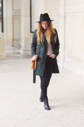 Trench & Boots – Elodie in Paris