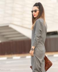 Mono gris, Animal Print y zapatos Jimmy Choo