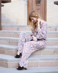 JUMPSUIT OR PALAZZO PANTS