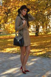 BEIGE COAT AND BURGUDY HAT | AUTUMN LOOK