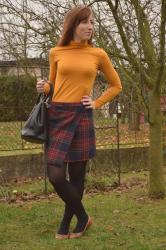Mustard turtle-neck and asymetric skirt