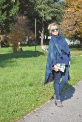 TOTAL BLUE OUTFIT AND A TARTAN SCARF - COME ABBINARE UNA MAXI SCIARPA TARTAN -