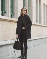 Casual total black outfit