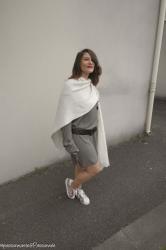 Ma robe kaki et poncho blanc