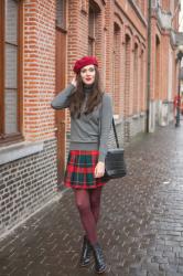 Outfit: vintage inspired in plaid pleated skirt, purple tights and turtleneck