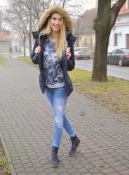 Outfit: Ripped jeans