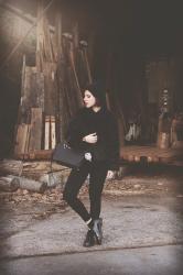 Furrrrrrrry | Total black look with a faux fur