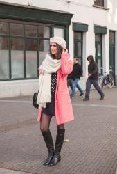 Outfit: 60s retro in pink coat, polkadots and overknee boots