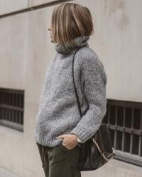 Knit sweater and jogging