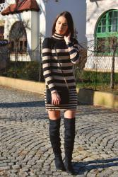 STRIPED TURTELNECK DRESS