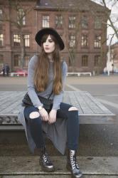 OUTFIT: Grey Layering - Ripped Jeans & Grey Dress