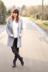 Pull doudou et manteau gris