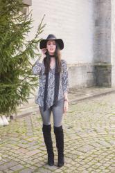 Outfit: seventies boho in overknee boots and floppy hat