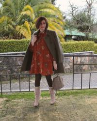 VESTIDO BOHO Y ABRIGO MILITAR