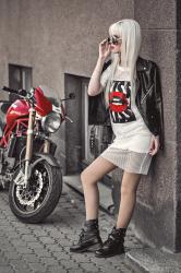 BIKER GIRL