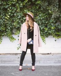LOOK WITH CAMEL COAT, SPECIAL FEDORA AND PICARA SHOES