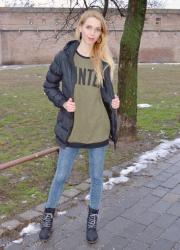 Outfit: Army hoodie