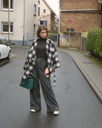 Wide leg trousers