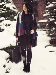 Outfit w zimowej scenerii