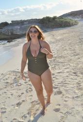 Real Talk: Embracing my Swimsuit Insecurities and Having Fun!