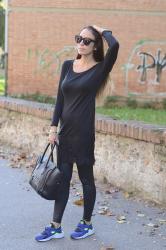 Nike Huarache e un look total black 