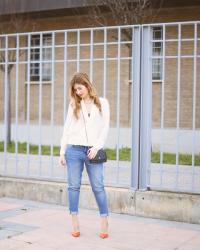 LOOK CON BOYFRIEND JEANS Y BLUSA BLANCA