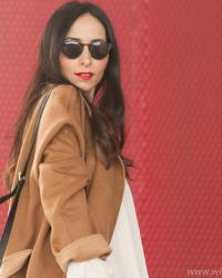 Abrigo Largo Camel, Cropped Jeans y bolso Alexa de Mulberry