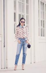 Statement Top & High Waist Jeans