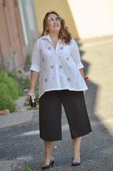 CAMISA BLANCA Y CULOTTE NEGRO