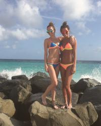 HOW TO FEEL CONFIDENT IN A SWIMSUIT