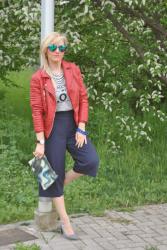 OUTFIT: BLUE CULOTTE PANTS AND RED BIKER JACKET - PANTALONI CULOTTE BLU E FELPA KIABI ABBINATI AD UN CHIODO IN PELLE ROSSO -