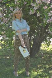 OUTFIT: LEOPARD PRINT PANTS AND DENIM SHIRT - PANTALONI LEOPARDATI ABBINATI AD UNA CAMICIA DI JEANS 