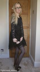 My FIRST ever stockings review - Trasparenze Sara Stockings