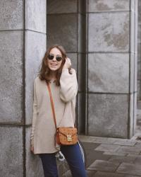 OUTFIT : APPLIQUE WINKING EYES