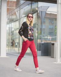 A cool and casual outfit for the active mom