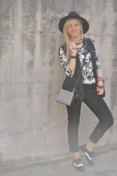 SPRING CASUAL OUTFIT - MAXI GILET  ABBINATO A PANTALONI NERI E MAGLIA FELICIA MAGNO -