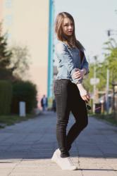 CROP TOP & JEANS