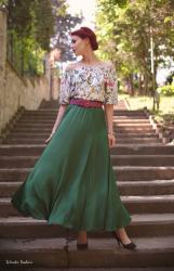 Two small treasures: a skirt and a vintage bracelet