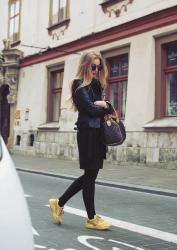 #street : BLACK & GOLD