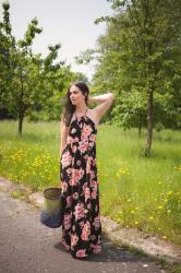 Outfit: Floral maxi dress, glitter sandals