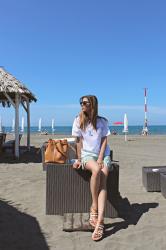 Mediterranean Lifestyle: una giornata in spiaggia tra comfort e eleganza