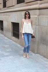 Sandalias joya + ripped jeans