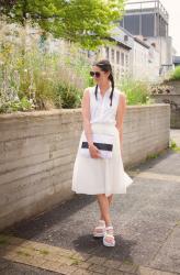 Outfit: all white in flatform Teva's