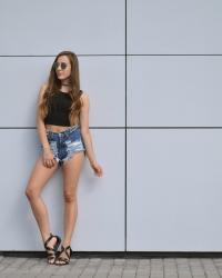 OOTD | JEANS SHORTS AND BLACK TOP