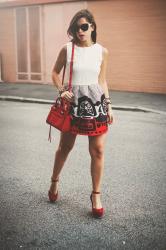 Un vestito a palloncino | Red and white balloon dress