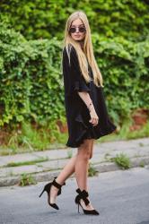 BLACKOUT : HALF SLEEVE MINI DRESS