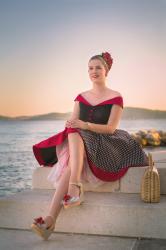 Ein Abend in Zadar im sommerlichen Retro-Kleid „Sylvia“ von BlackButterfly