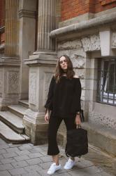 OUTFIT : KICK FLARE PANTS & OFF SHOULDER KNOT BLOUSE // WENIGER IST MEHR